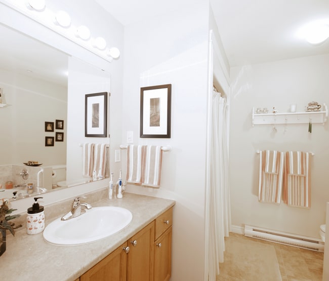 Photo - 300 Reynolds Street