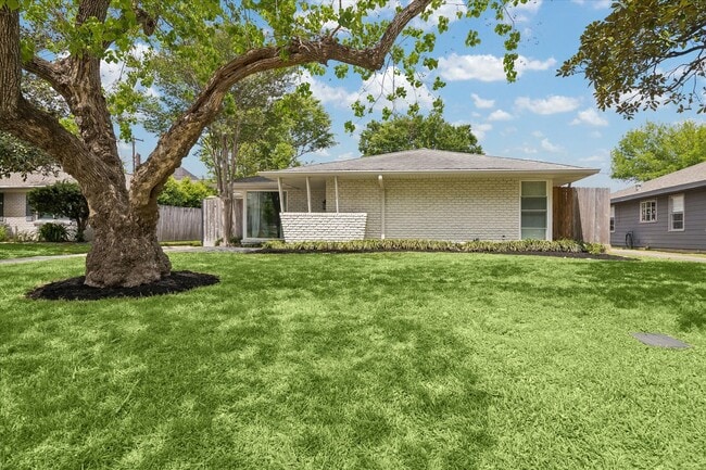 Photo - 3110 Castlewood St