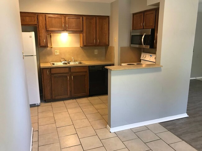 Photo - 118 Maple St Unit A