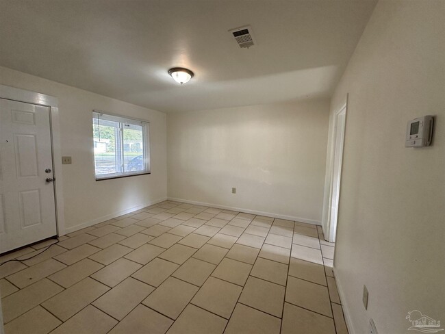 Photo - 120 Holmes Dr
