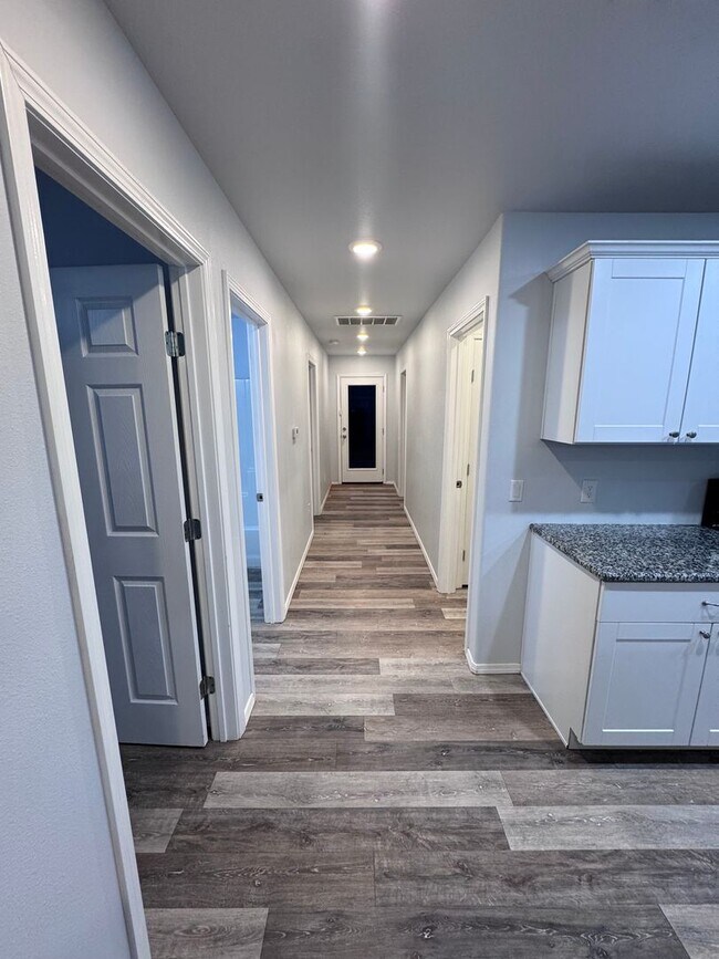 Photo - 1106 N Englewood Ave Unit A