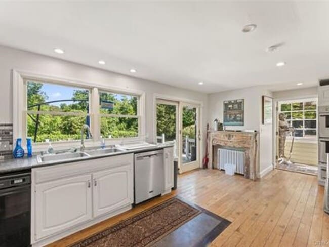 5 Trinity Pl