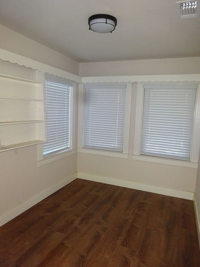 Photo - 2 bedroom, 1 bath in Land Park