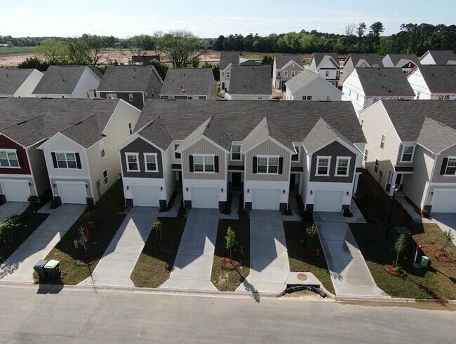 Photo - 559 Marcus Wy