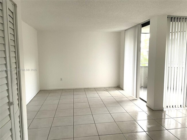 Building Photo - 8255 SW 152nd Ave Unit E-405