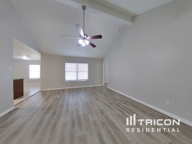 Photo - 1003 Marigold Rd House