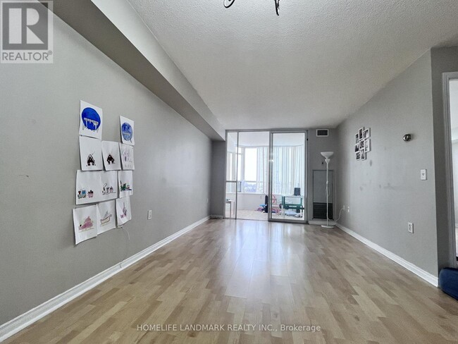 Photo - 5001 Finch Ave E Unité 710