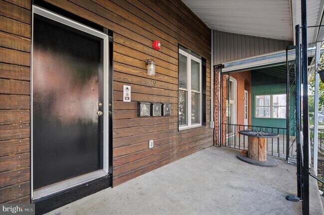 Photo - 629 N 32nd St