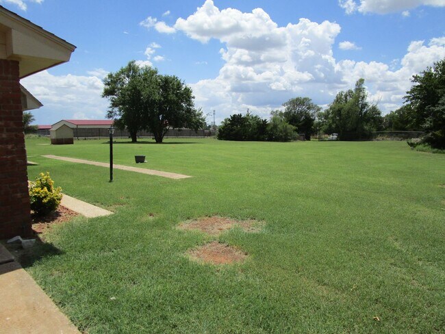 Photo - Spacious 3 bedroom 2.5 bath home!