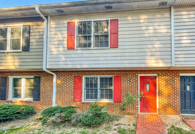 Photo - 2140 Kings Gate Cir SW Unit Apt B