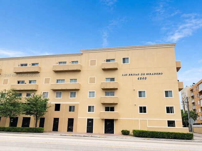 Building Photo - 4840 NW 7th St Unit 000