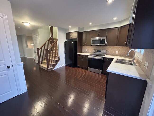 Photo - Spacious 2 Bedroom Townhome In Binbrook