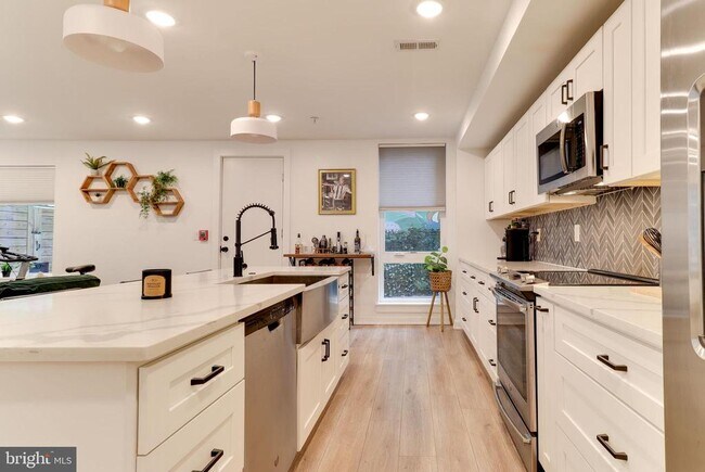 Photo - 1206 N Orianna St Unit 2