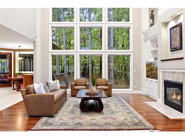 Photo - 4390 Trillium Ln W