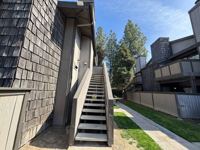 Photo - 1190 S Winery Ave