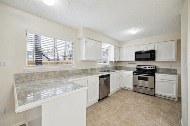 Photo - 5815 Bridgegate Dr