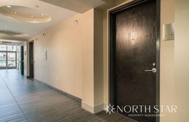 Photo - Pearl District Living on the Willamette River