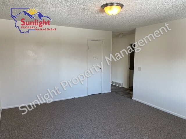 Photo - 2 Bed 1 Bath Duplex with Attached Garage