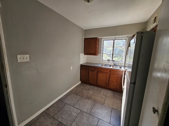 Photo - 23 Beacon Ave