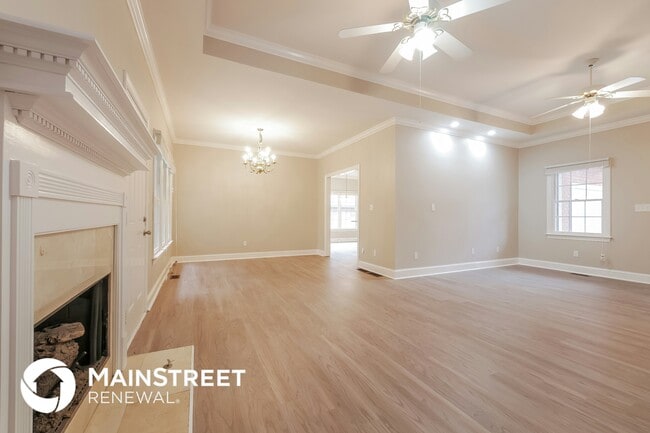 Photo - 100 Carriage Chase