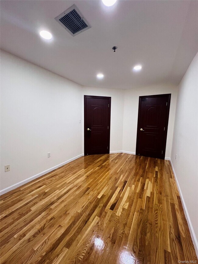 Photo - 104-8 220th St Unit 2nd flr