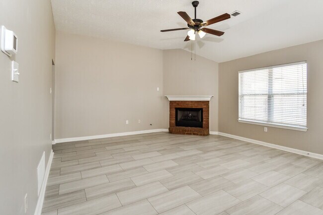 Photo - 7354 Pamela Cove