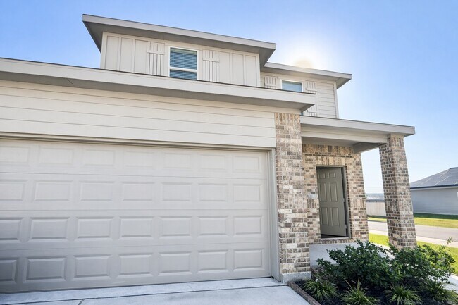 Photo - 1739 Royal Rim Dr