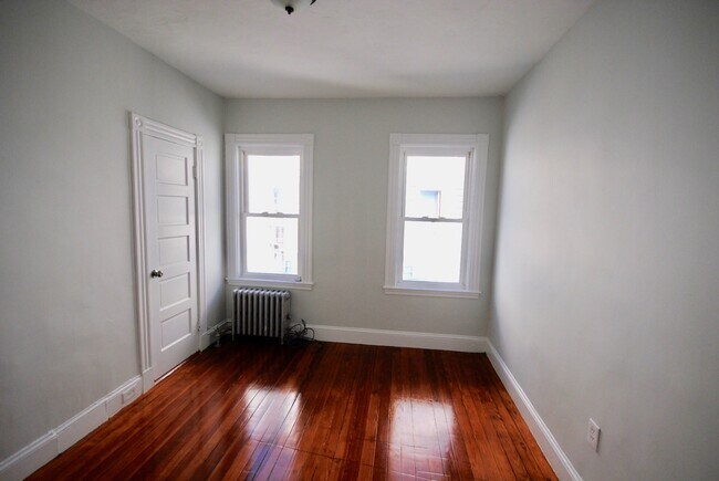 Photo - 15 Cawfield St Unit 1