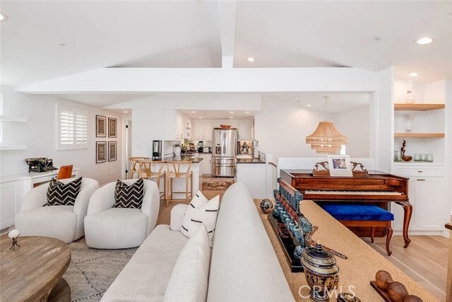 433 Marine Pl