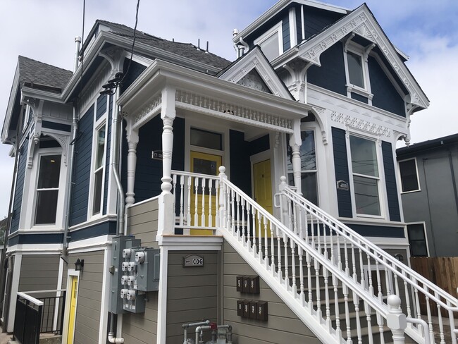 2060 San Antonio - 2060 San Antonio