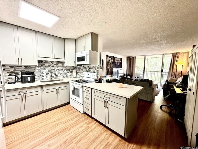 95-2031-2031 Waikalani Pl