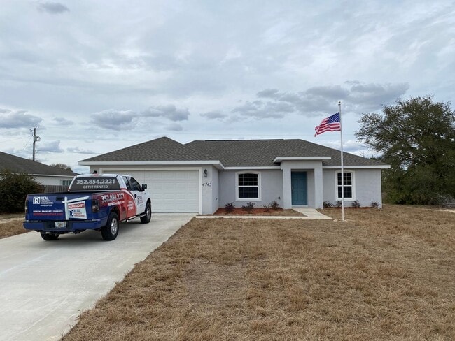 Building Photo - Desirable SW Ocala Neighborhood 3/2/2 *WON...