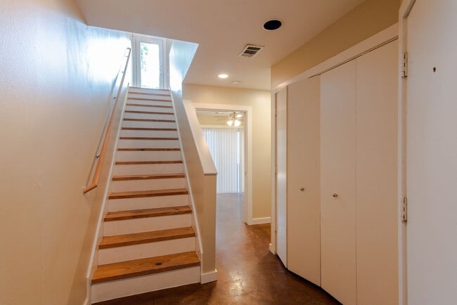 Photo - Stunning Contemporary 3-Story 3/2/2 Townho...