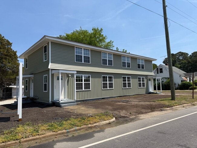 Building Photo - 1611 St Andrew St