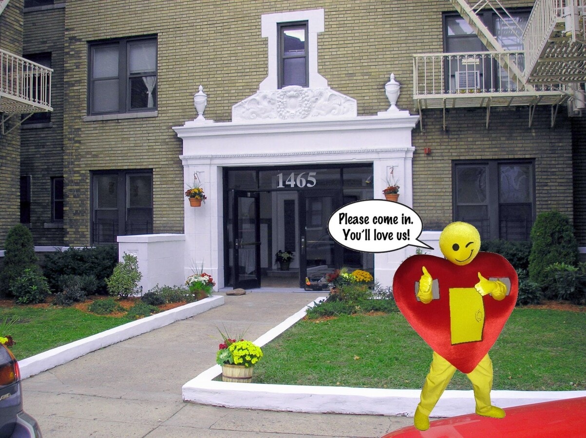 Photo - Modern Kit/Bath, Heat/Hot Water Included, Live-in Manager