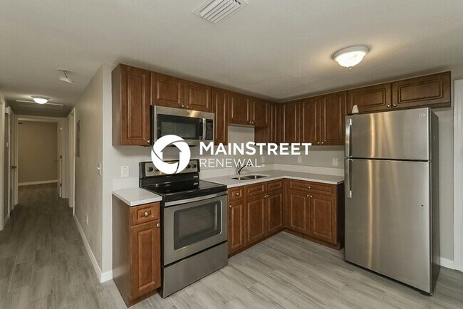Photo - 4 Bedroom Pet-Friendly Home in TAMPA, FL with Main Street Renewal