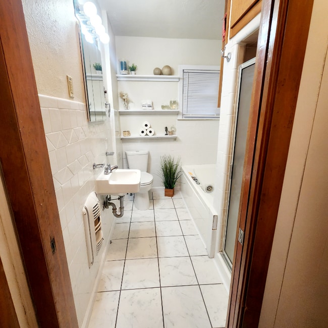 Photo - 413 S 5th St