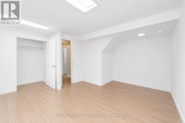 Photo - 245 Haddon Ave S