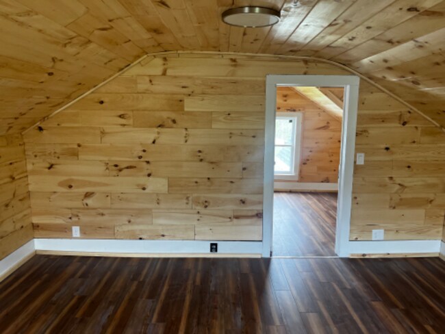Photo - 7118 Podunk Rd