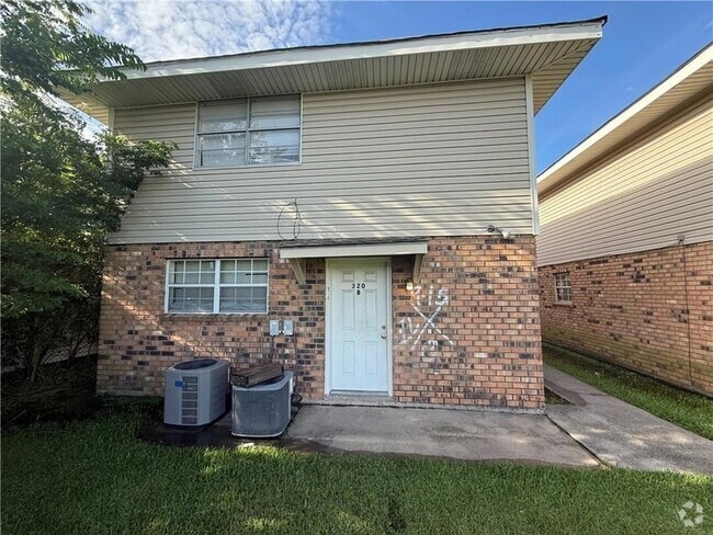 Building Photo - 320 W Liberaux St Unit B Rental