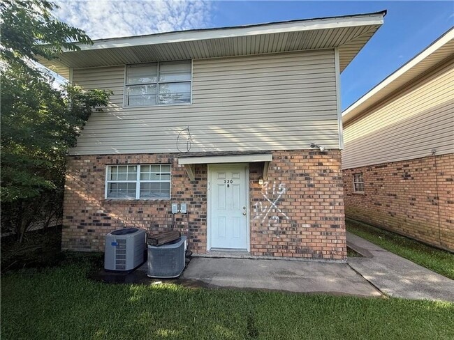 Building Photo - 320 W Liberaux St Unit B Rental