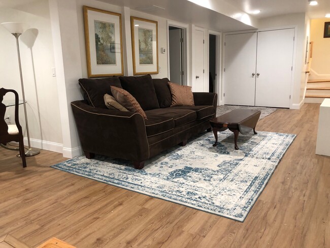 8 Goodman Rd Unit 1