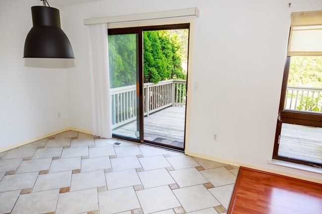 Photo - 716 Eton Ct