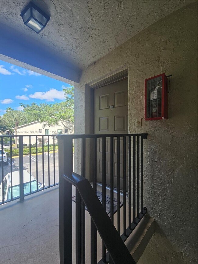 Photo - 713 Gardens Dr Unidad 205