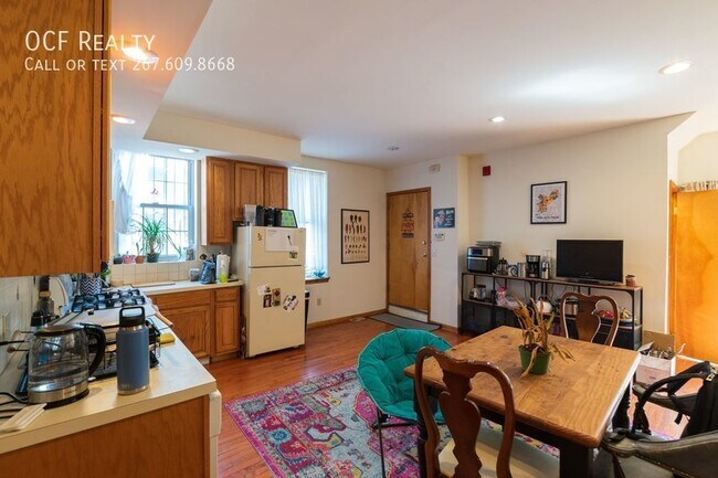 Photo - Three Bedroom Graduate Hospital Apartment Unidad 1