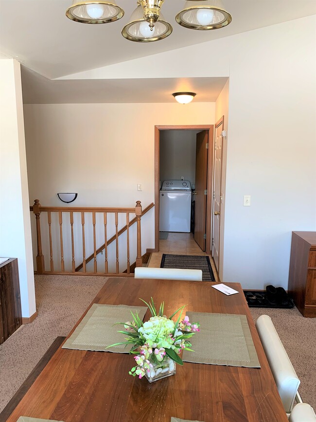 Photo - 812 Van Es Pky