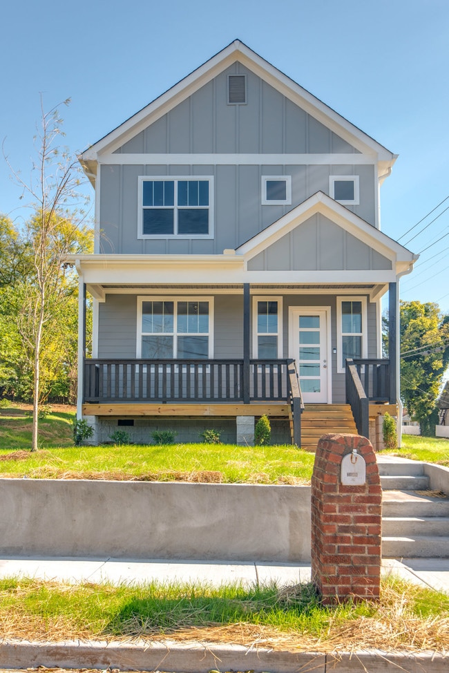 Photo - 2100 15th Ave N