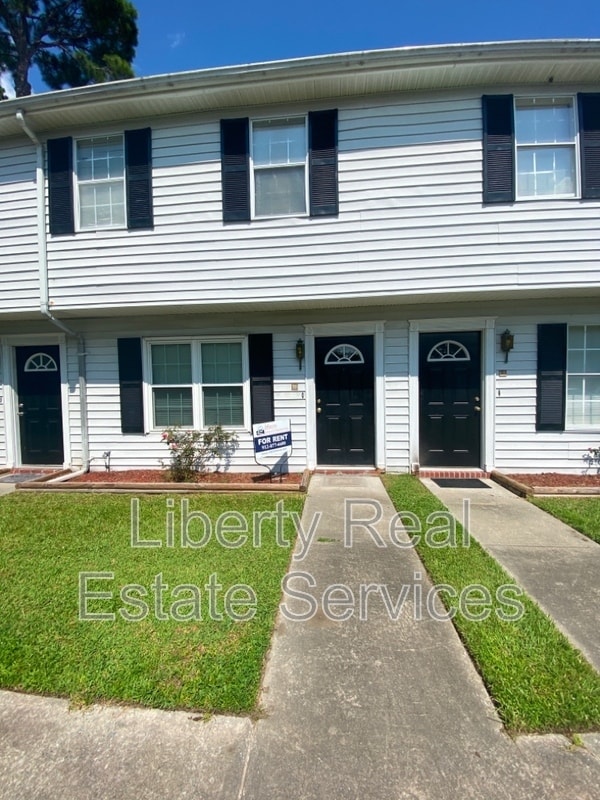Photo - 1100 Pineland Ave House