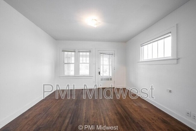 Photo - 1429 N Gladstone Ave