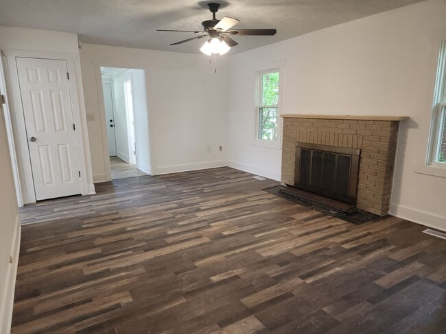 Photo - 3 bed 1 bath Ranch